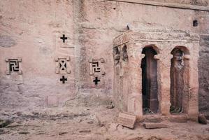 famose antiche chiese cristiane ortodosse etiopi scavate nella roccia di lalibela Etiopia foto