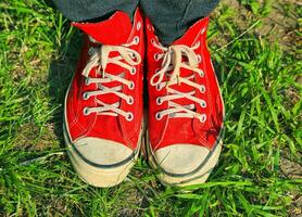 Vintage ▾ rosso scarpe da ginnastica foto