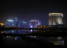 casinò hotel resort neon sulla striscia di cotai macao macao cina di notte foto