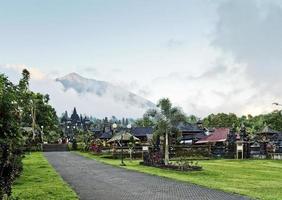 complesso del tempio besakih famoso punto di riferimento attrazione a bali indonesia foto