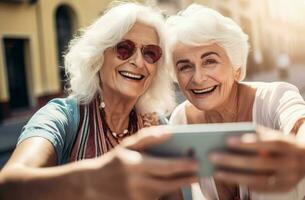 Due femmina latino gli anziani. creare ai foto