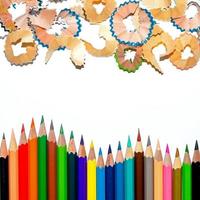 matita colorata e matita su sfondo bianco foto