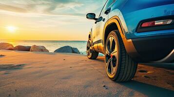 auto su il spiaggia a tramonto. concetto di viaggio e vacanza. generativo ai foto