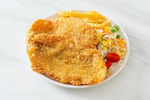 fish and chips con mini insalata