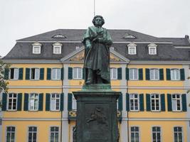 statua di beethoven a bonn, germania foto