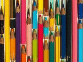 molte matite colorate