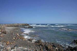 spiaggia frangokastello nell'isola di creta grecia moderna estate sfondo foto