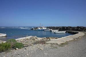 spiaggia frangokastello nell'isola di creta grecia moderna estate sfondo foto