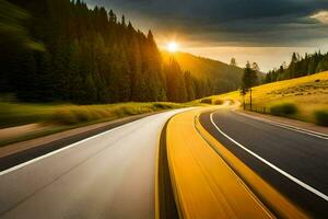 un' auto guida su un' autostrada con il sole ambientazione dietro a esso. ai-generato foto