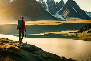 un' uomo con un' zaino in piedi su un' montagna prospiciente un' lago. ai-generato foto