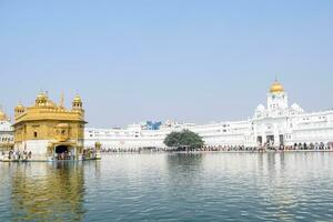 bellissimo Visualizza di d'oro tempio - armandir sahib nel amritsar, punjab, India, famoso indiano sikh punto di riferimento, d'oro tempio, il principale santuario di sikh nel amritsar, India foto