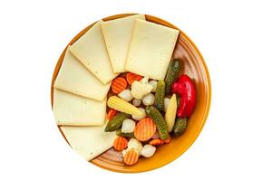raclette formaggio pasto verdura mangiare cucinando pasto cibo merenda su il tavolo copia spazio cibo sfondo rustico superiore Visualizza foto