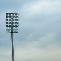 cricket stadio alluvione luci poli a delhi, India, cricket stadio luci foto