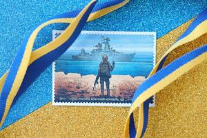 kiev, Ucraina - Maggio 4, 2022 famoso ucraino souvenir con russo nave da guerra e ucraino soldato foto