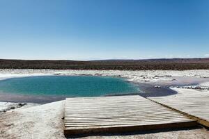 paesaggio di il nascosto baltinache lagune - atacama deserto - chile. foto