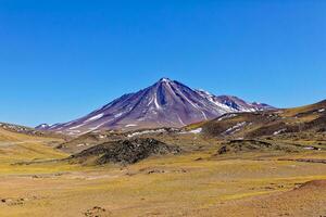 paesaggi su il modo per il altiplanico lagune nel il atacama deserto - san pedro de atacama - chile foto