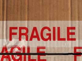 fragile su confezione di cartone