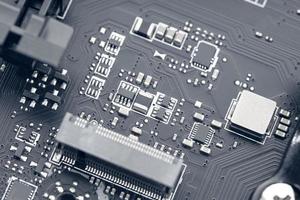 chip del circuito elettronico di una scheda madre del computer