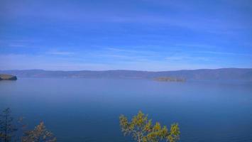 isola del lago baikal olkhon in una giornata di sole, irkutsk russia. foto