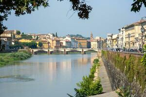 Visualizza di il fiume arno nel Firenze, Toscana, Italia foto