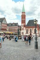 francoforte, Germania, agosto 08, 2023. bellissimo iconico romerberg piazza nel il Tedesco città di francoforte am principale foto