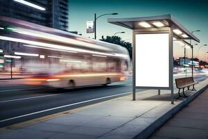 vuoto pubblicità leggero scatola su autobus fermare, modello di vuoto anno Domini tabellone su notte autobus stazione, modello bandiera su sfondo città strada per testo. neurale Rete ai generato foto