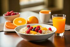 salutare prima colazione con fiocchi d'avena, frutti di bosco e arancia succo su di legno tavolo, chia seme budino con fragole, mirtilli e Banana, salutare prima colazione ciotola con avena muesli, ai generato foto