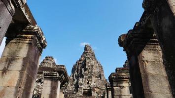 tempio bayon nel complesso di angkor wat, siem reap cambogia