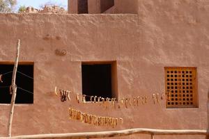 vecchia casa residenziale nella valle del villaggio di Tuyoq, nella provincia dello Xinjiang, in Cina. foto