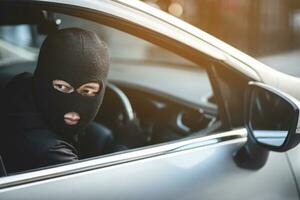 auto ladro fuggendo a partire dal polizia foto