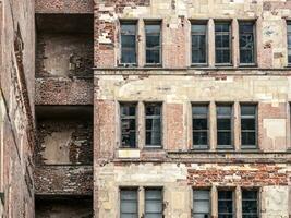 vecchio edificio nel il città di Barcellona foto