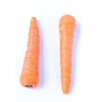 carota isolata su sfondo bianco foto