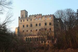 rovine di castello nel ratno dolce a Polonia foto