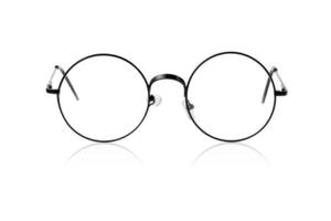 occhiali vintage su sfondo bianco foto