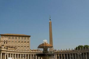 edifici in vaticano, la santa sede a roma, italia. parte della basilica di san pietro. foto