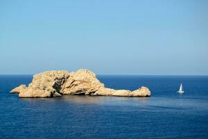 bellissimo spiaggia a punta de castellare, Santa agnese de la corona, baleari isole, Spagna. foto