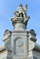 christopher columbus statua nel plaza de la aduana foto