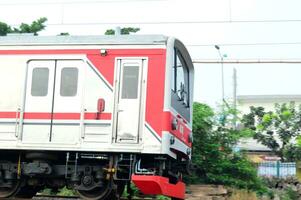 pendolare linea o elettrico treno nel Giacarta, Indonesia foto