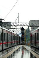 pendolare linea o elettrico treno nel Giacarta, Indonesia foto