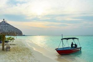 gita in barca dall'isola dell'atollo di rasdhoo, dalle maldive a madivaru finolhu e kuramathi foto