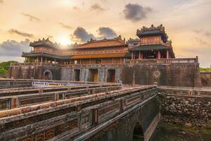 meridiano cancello di imperiale reale palazzo di nguyen dinastia nel tinta, Vietnam foto