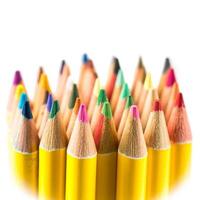 matite colorate con sfondo bianco foto