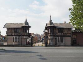 Cotonificio ingresso della fabbrica al villaggio operaio di Leumann a collegno, italia foto