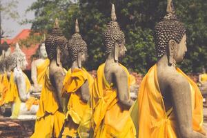 statue di buddha ayutthaya thailandia foto