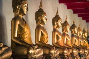 immagine di Budda statua a wat pho tempio. bangkok, Tailandia. foto