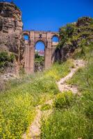 ponte di ronda, uno di il maggior parte famoso bianca villaggi di malaga, andalusia, Spagna foto