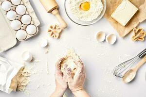 panettiere preparazione per impastare il Impasto, superiore Visualizza. cucinando, forno concetto foto