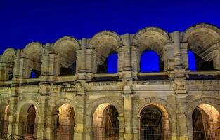romano anfiteatro, arle, Provenza, Francia nel notte. foto