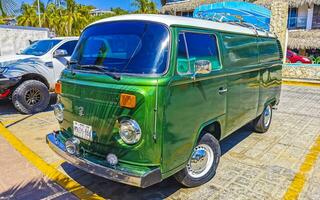 puerto escondido oaxaca Messico 2023 vario minibus furgoni trasportatori veicoli macchine nel puerto escondido Messico. foto