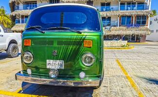 puerto escondido oaxaca Messico 2023 vario minibus furgoni trasportatori veicoli macchine nel puerto escondido Messico. foto